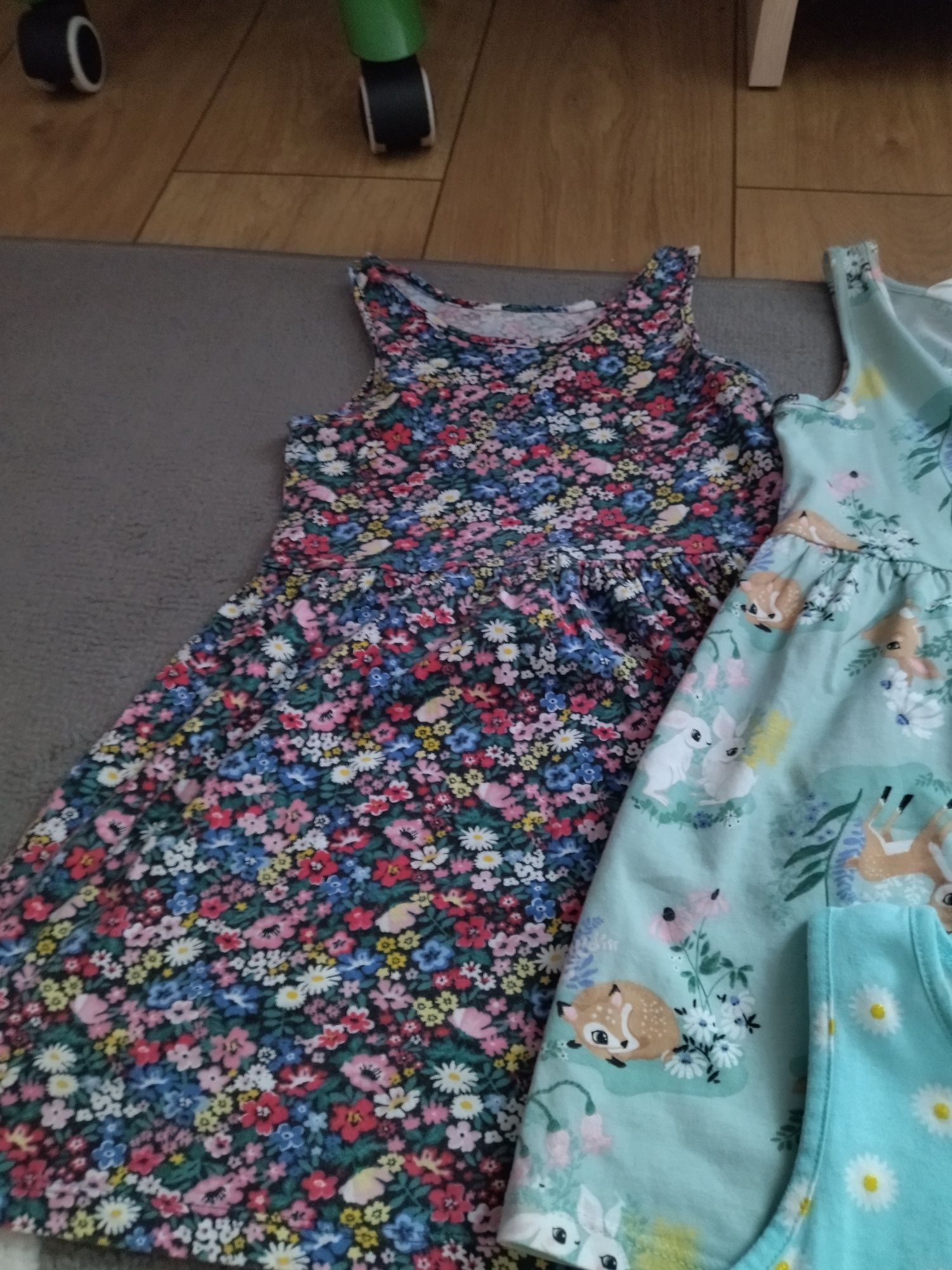 Zestaw 5 sukienek h &m w r. 104
