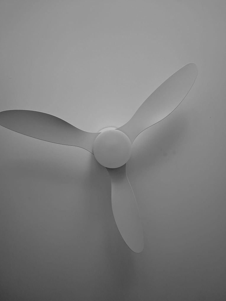 Wiatrak sufitowy LED 132 cm