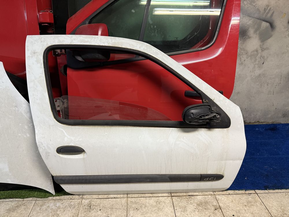Porta lado direito Renault clio 2003