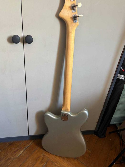 Бас гитара Jolana Typhoon II раритетная 1965 года  Торг