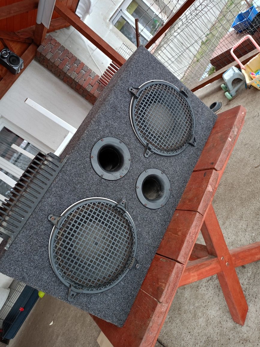 Subwoofer wraz z wzmacniaczem