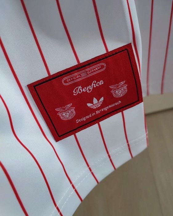 camisola retro Benfica época 2025/26 - tamanho L