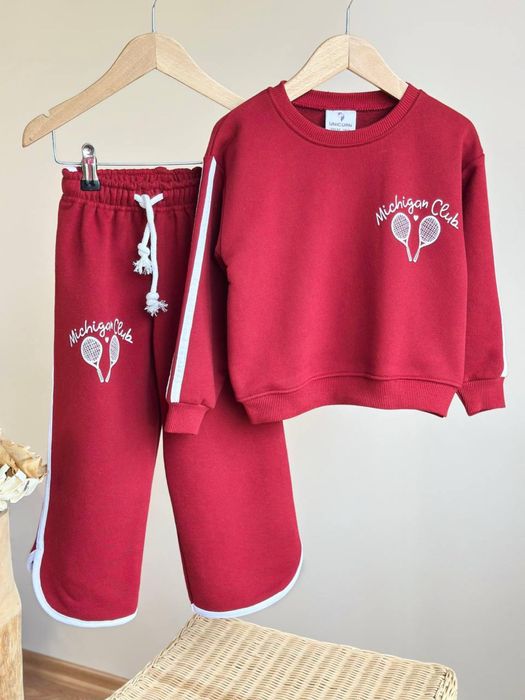 Костюм для дівчинки