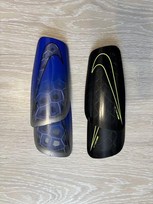 Футбольні щитки NIKE