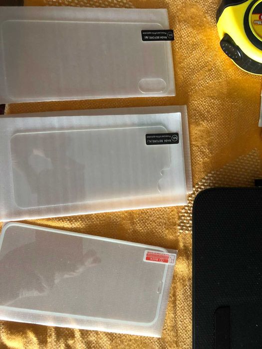 защитные стекла на телефон