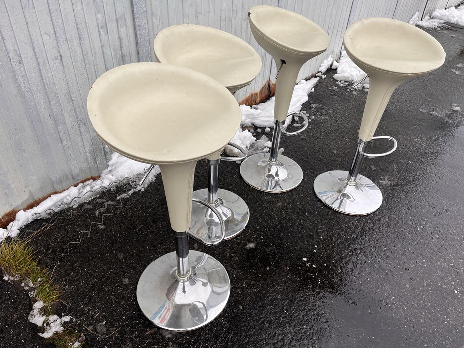 HOKERY 30 zl za sztukę ! Taborety podnoszone  Okazja do renowacji.