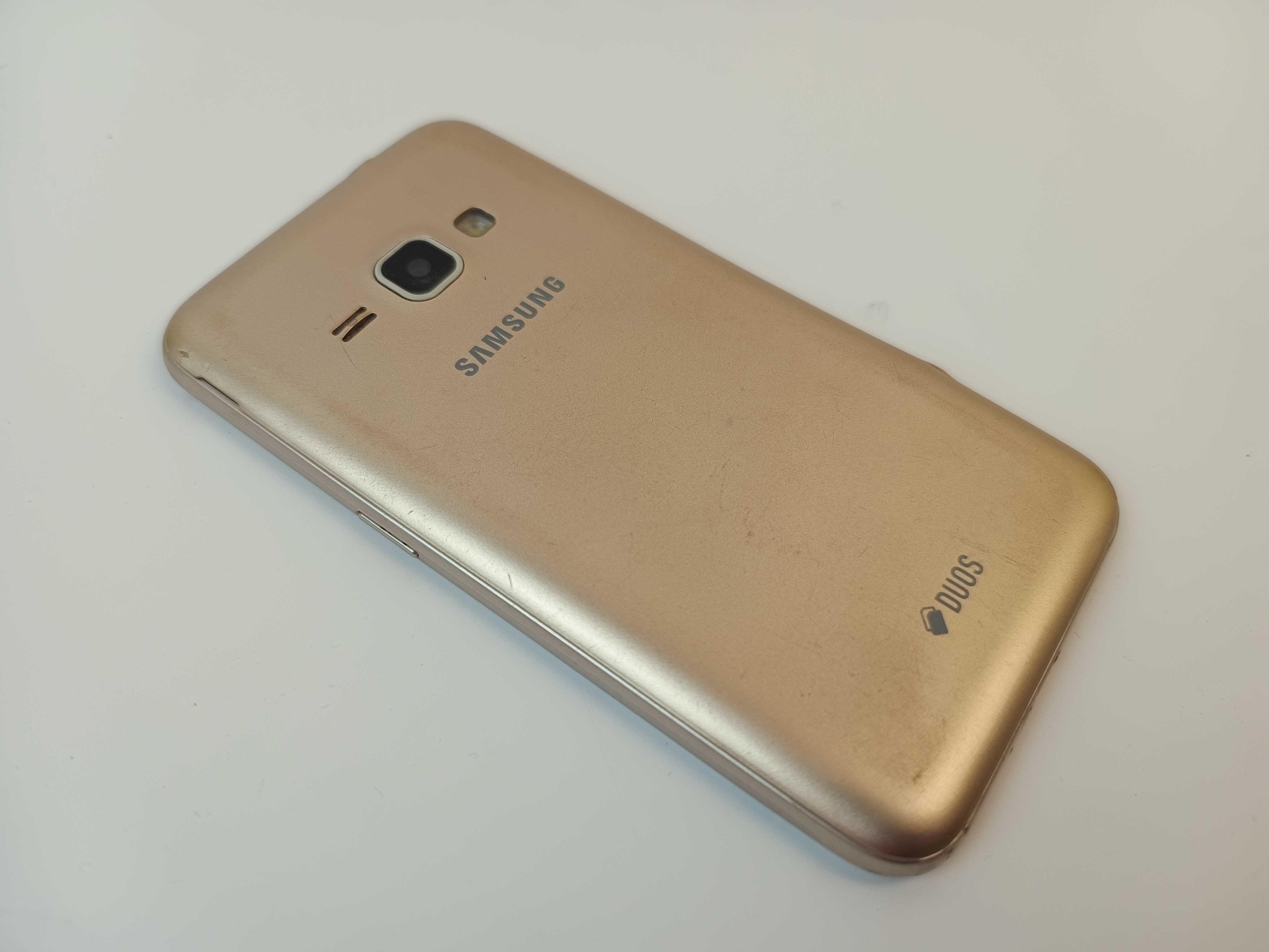 Смартфон Samsung Galaxy J1 2016 1/8GB Gold, вживаний