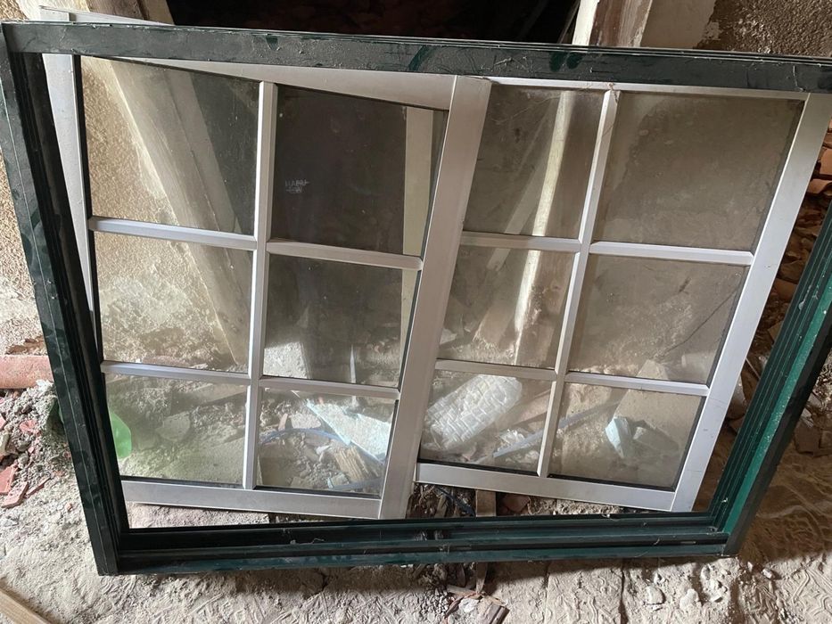 Janela aluminio verde/branco