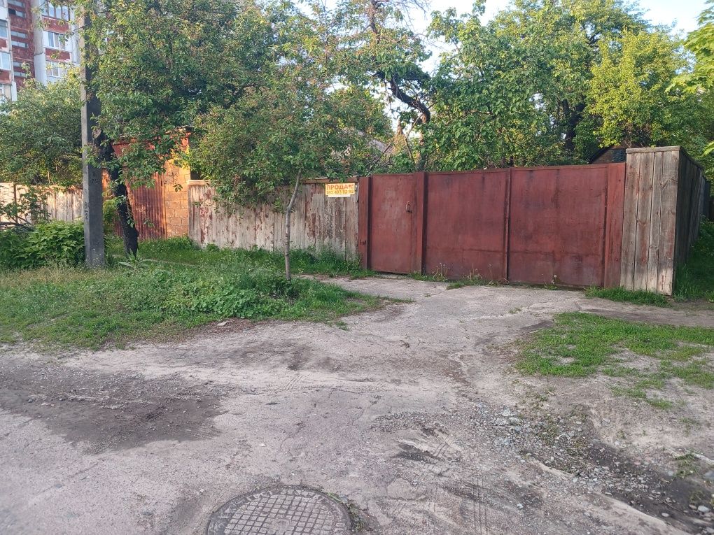 Продам  пол дома 19я школа