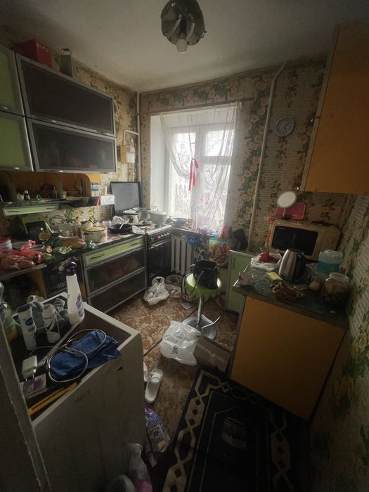 Продам 2 кімнатну квартиру під ремонт