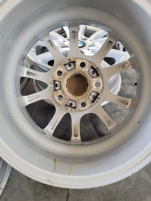 Felgi aluminiowe r 16 bmw 5 x 120 komplet
