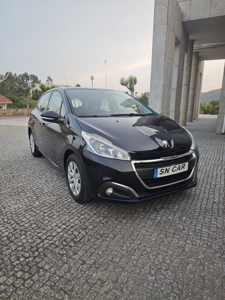 PEUGEOT 208 1.2 85cv Affaire Premium