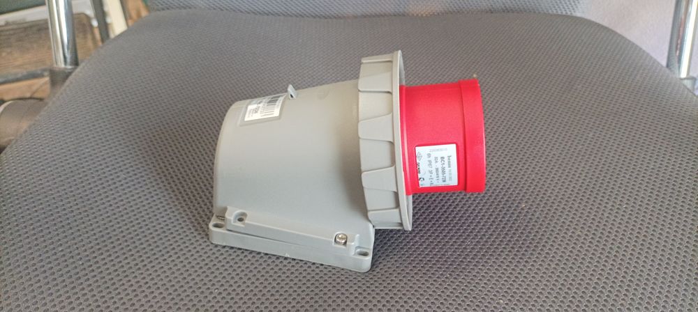 Силовий роз'єм з Німеччини