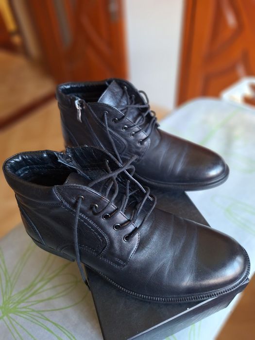 Продам чоловічі класичні ботінки