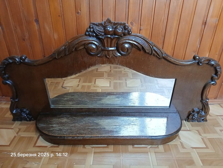 Зеркало старовинне 80×53 см з різьбою і поличкою