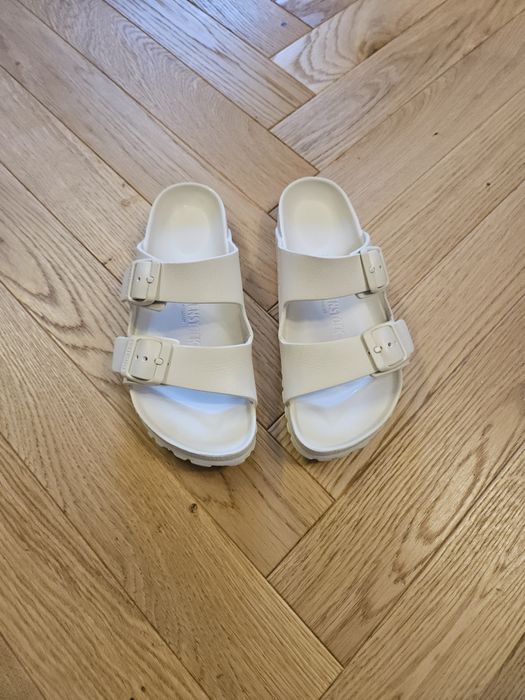 Klapki Birkenstock białe rozm. 35