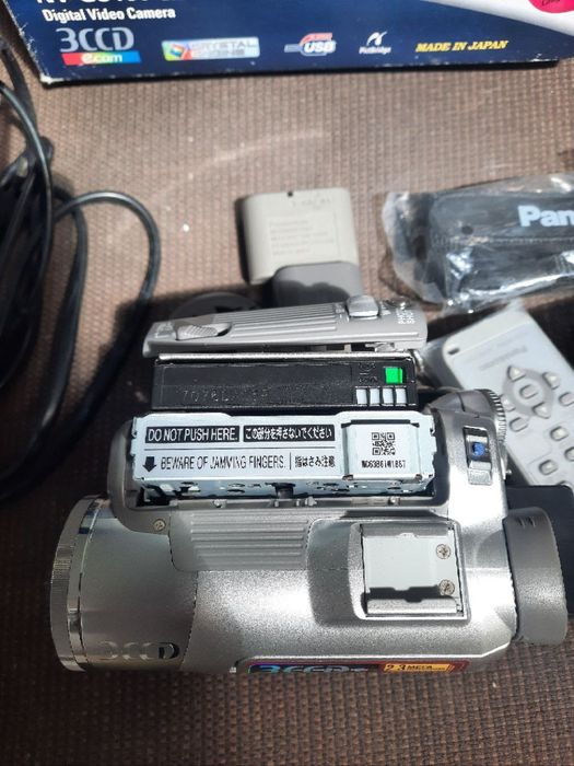 Цифрова відеокамера Panasonic