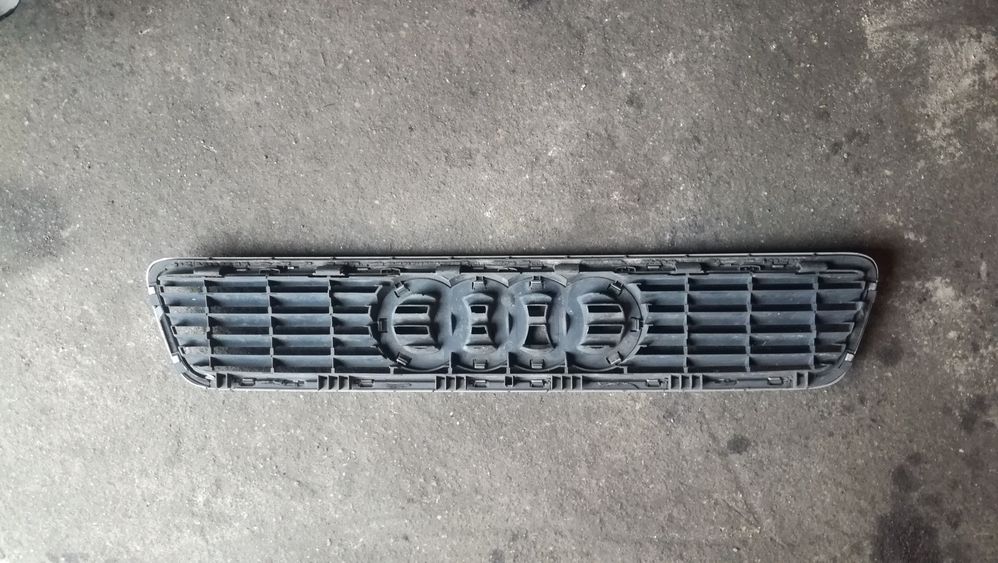 Grill atrapa maski przód audi a4 b5 oryginał