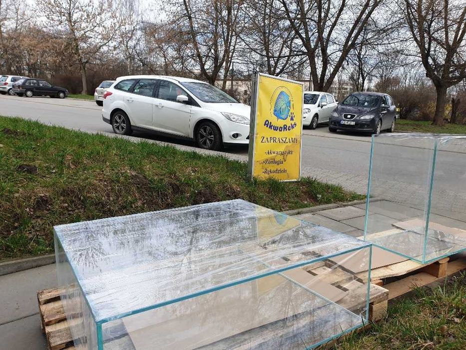 Akwarium na wymiar; Sklep akwarystyczno-zoologiczny AKWAREKS