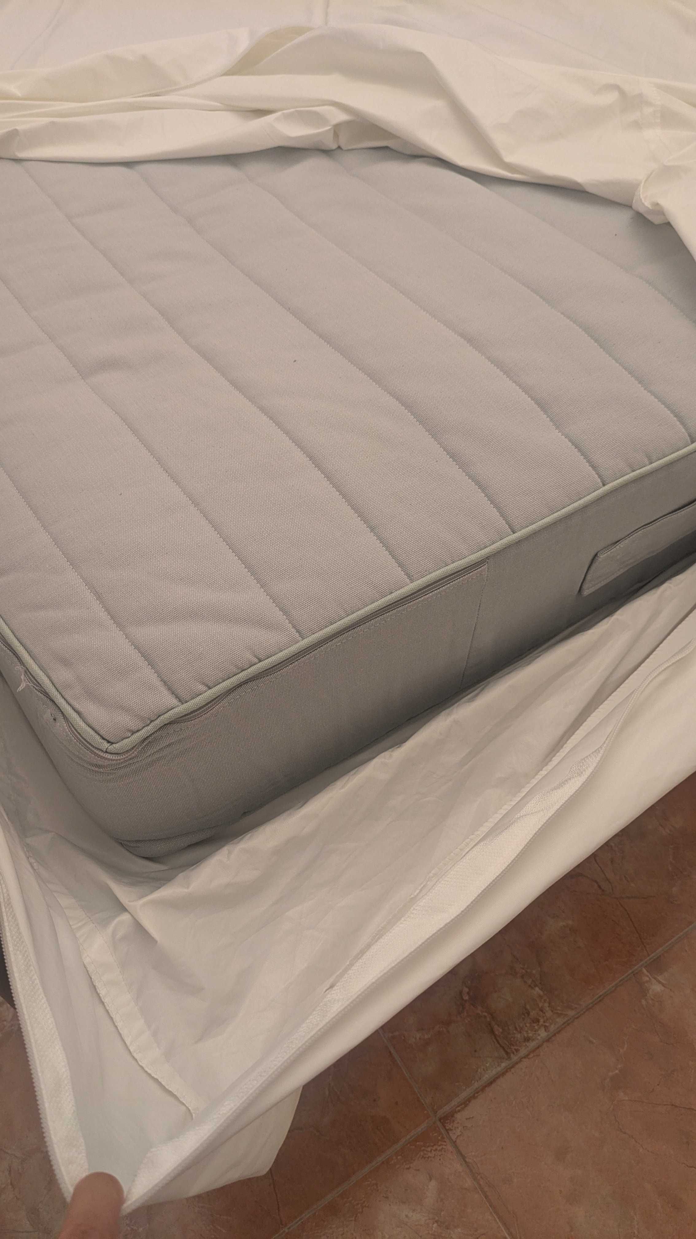Cama 140x200cm + 2 Criado mudo + Colchão