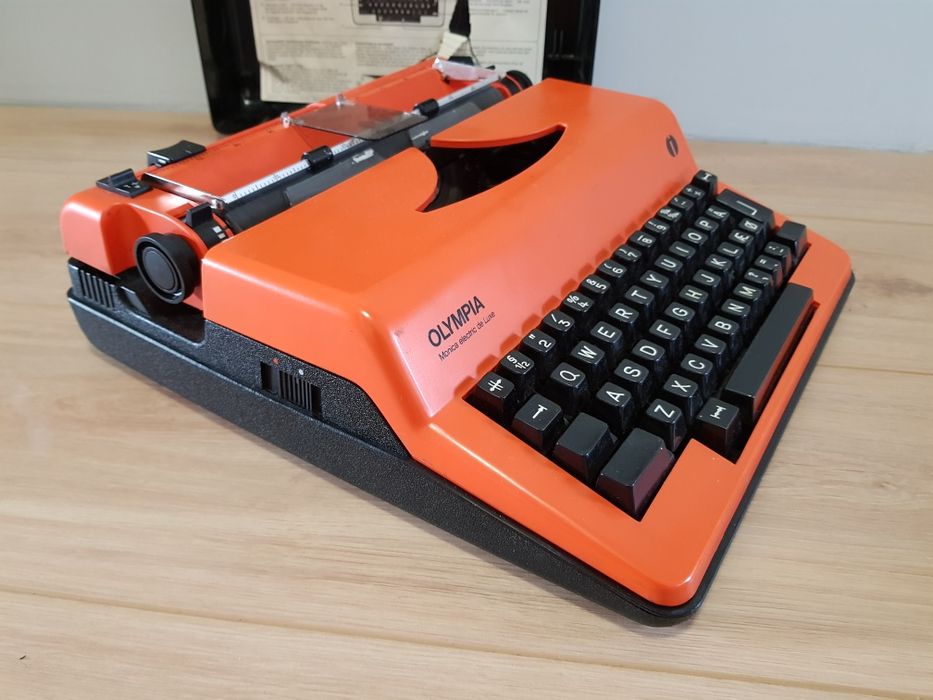 Maszyna do pisania elektryczna Olympia Monica Electric de Luxe sprawna
