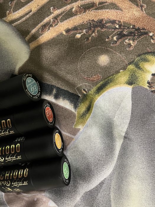 Lakiery hybrydowe UV led