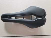 Siodełko PRO  Stealth Team 142mm karbonowe pręty