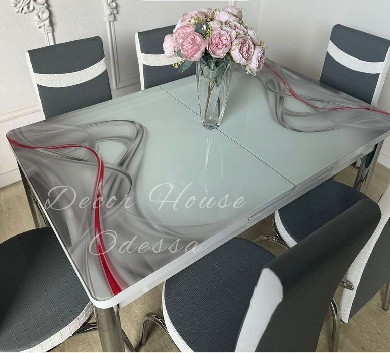 Стіл обідній кухонний + 4/6 стільців. Є гурт