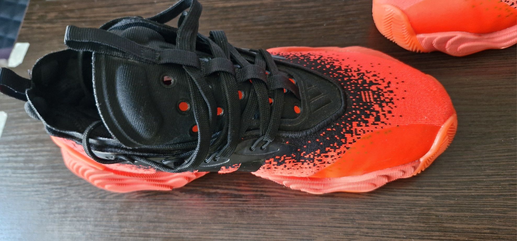 Продам баскетбольні кросівки Adidas , р.38,  24,5см