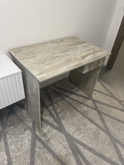 Продам дитячий письмовий стіл