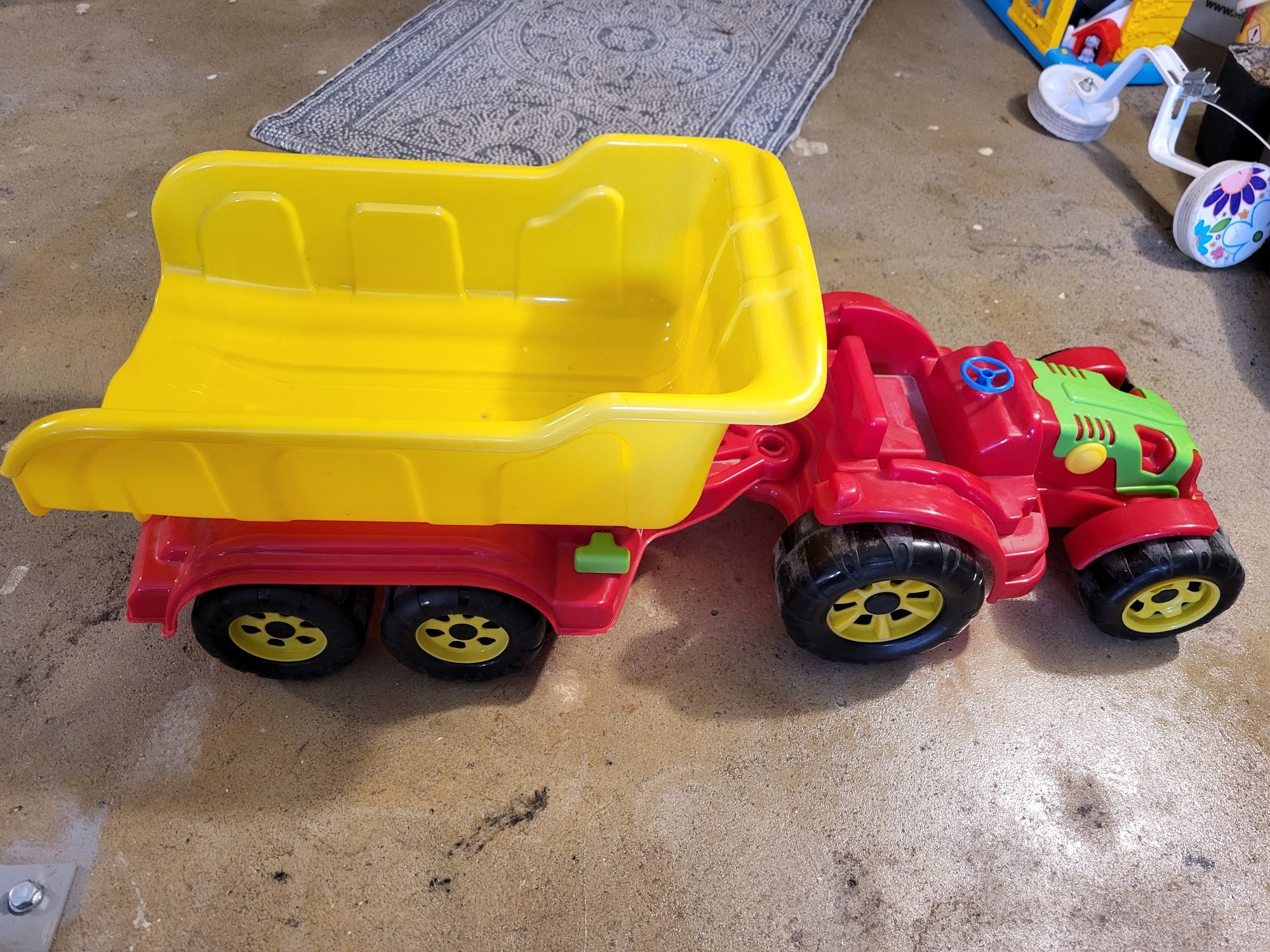 Zabawki traktor ciężarówka
