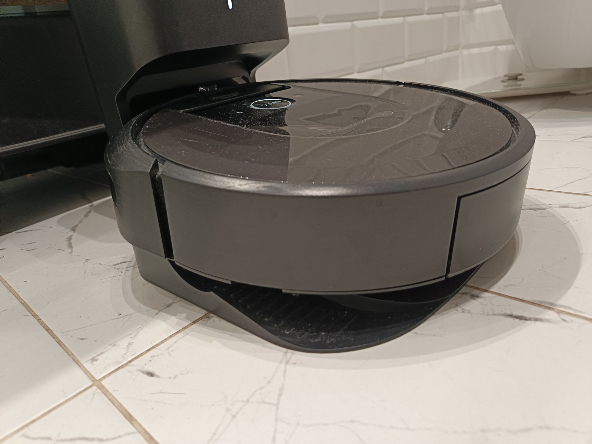 irobot roomba i7 z bazą