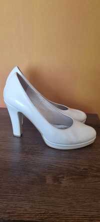 Białe buty ślubne Growikar