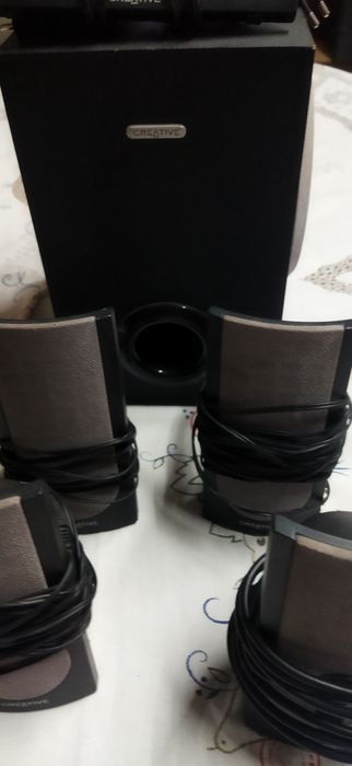 Colunas home - cinema para computador creative