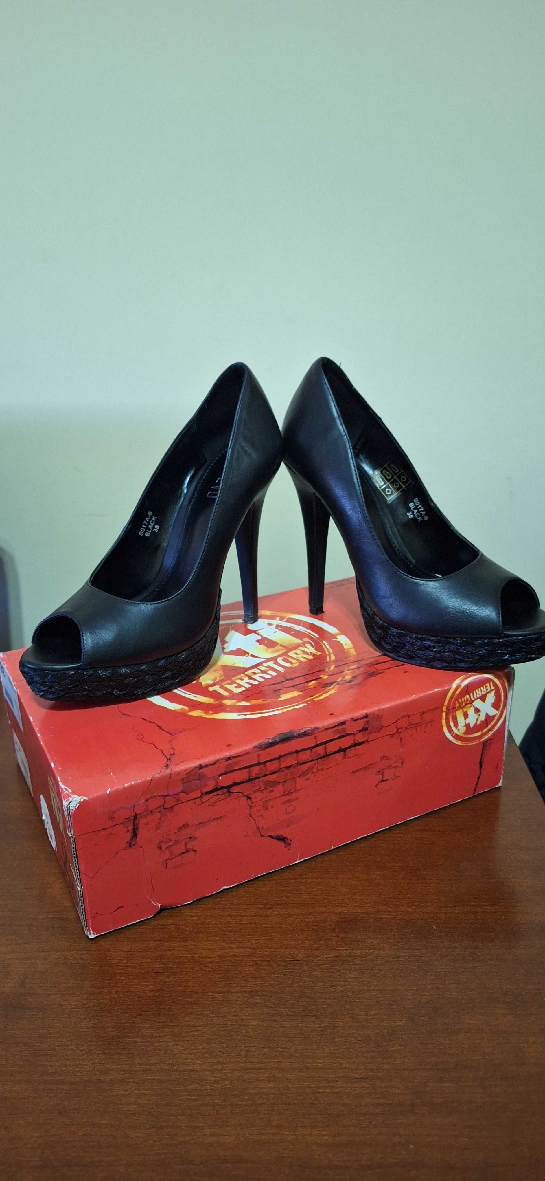 Sapatos senhora em pele