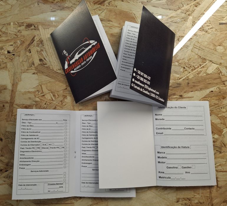 Livros de revisão automóvel com o seu logótipo
