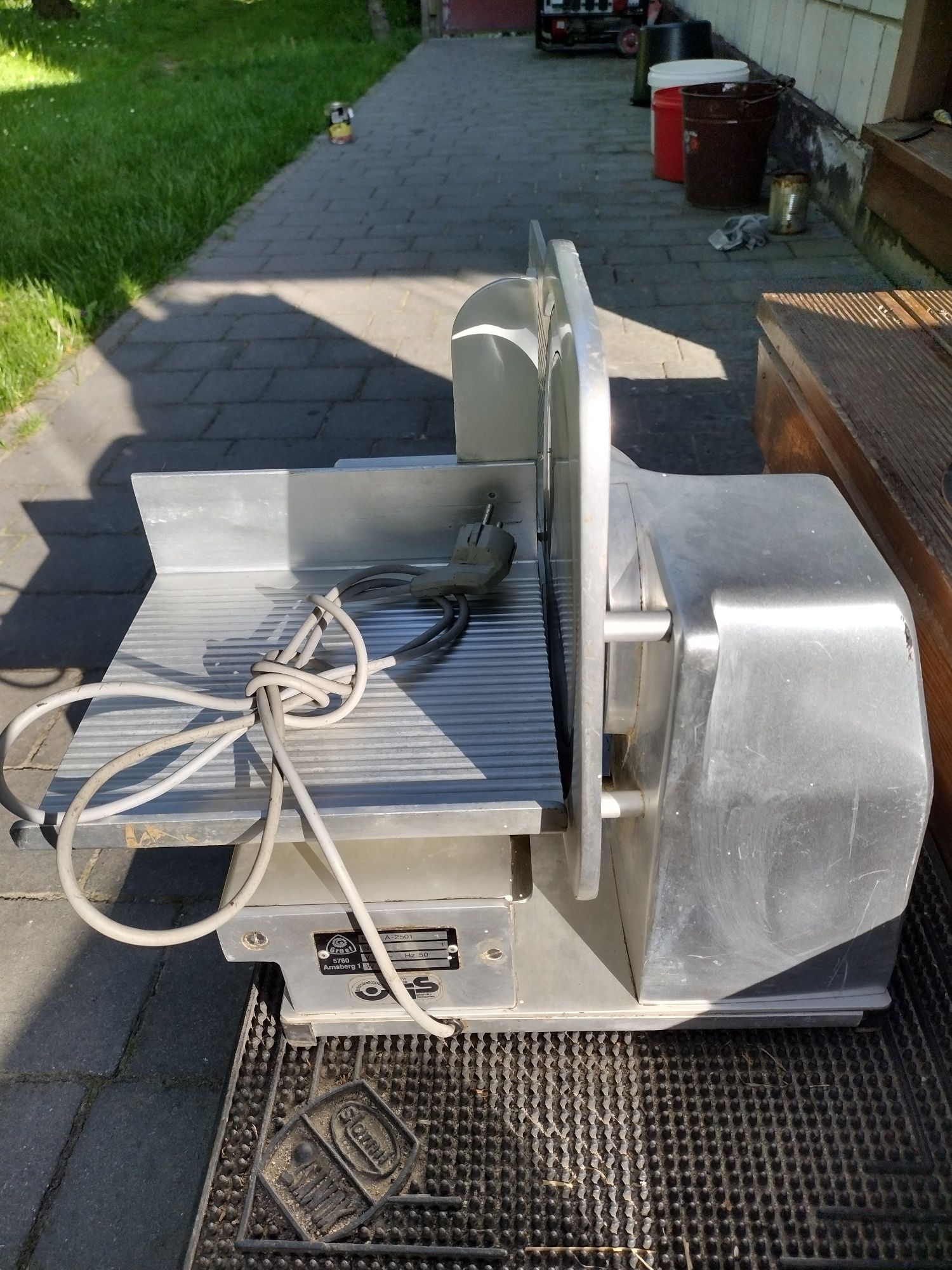 Krajalnica elektryczna.