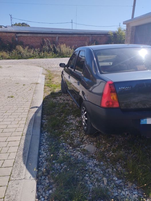 Автомобіль dacia logan
