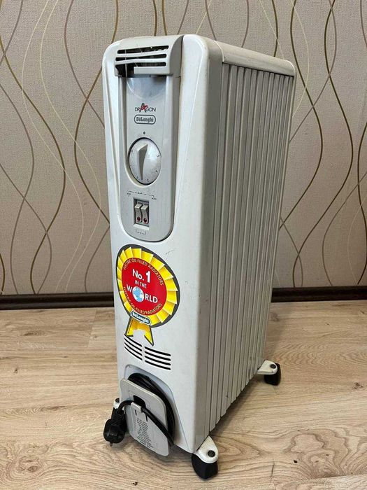 Масляний обігрівач De Longhi Dragon . 1500 Вт