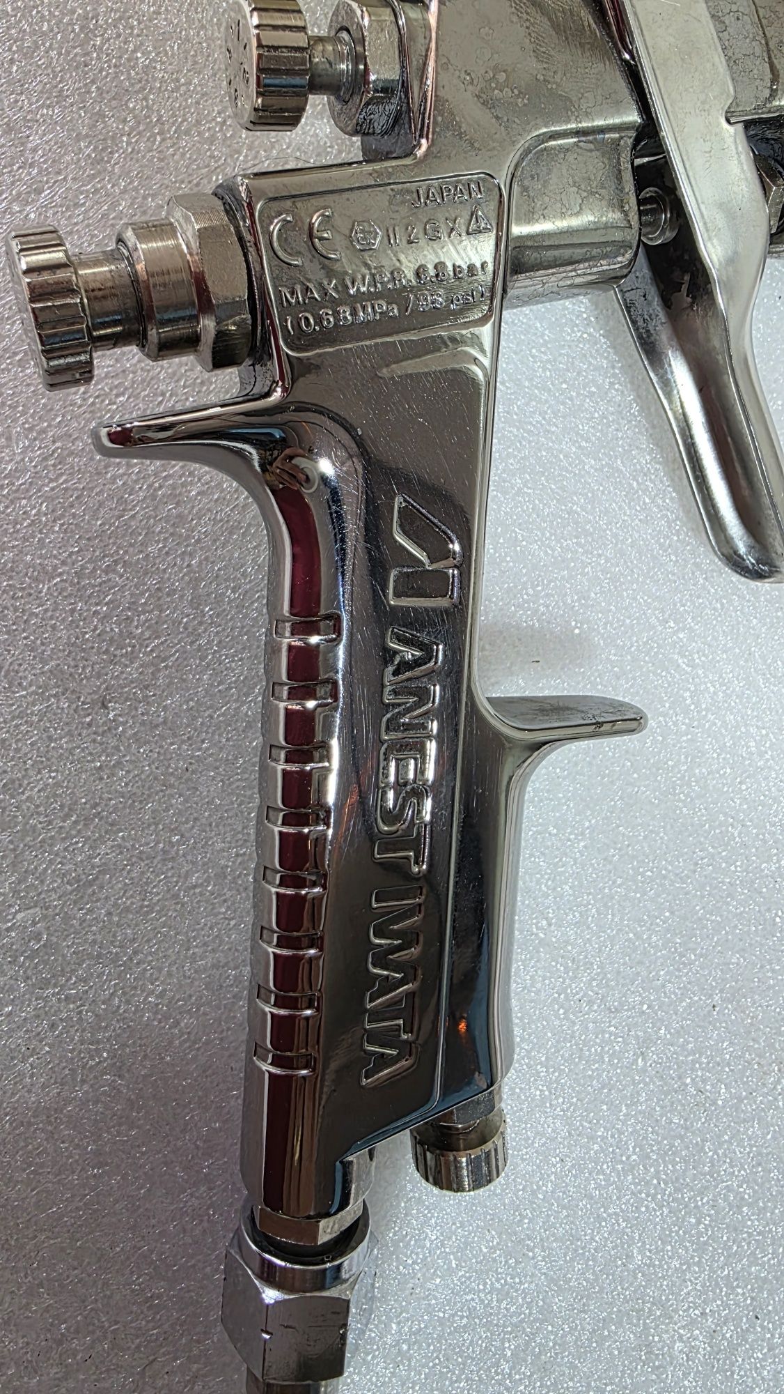 Pistolet lakierniczy anest iwata w-400 WBX clasic plus
