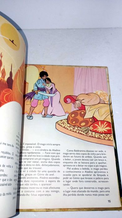 A Lâmpada de Aladino- Contos Clássicos Editora