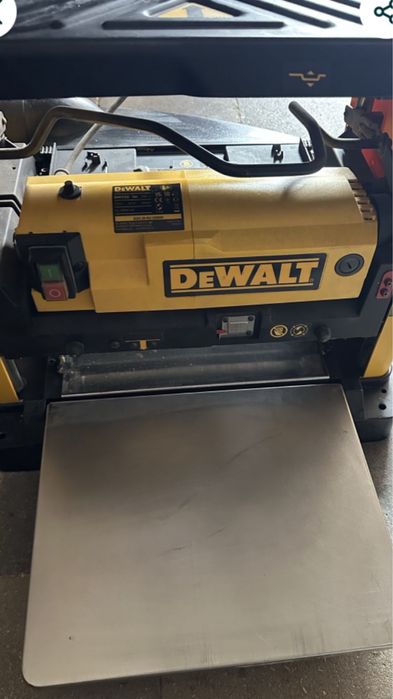 Grubościówka Dewalt 733
