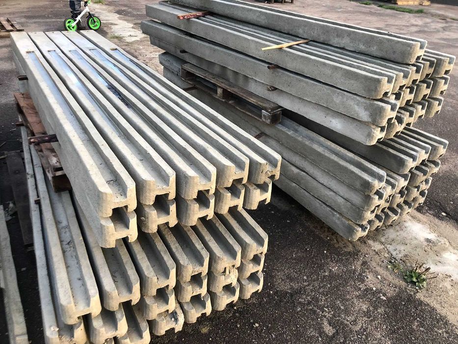 стовпчики під плити бетонніі,стовпчики під сітку, виноградні стовпи