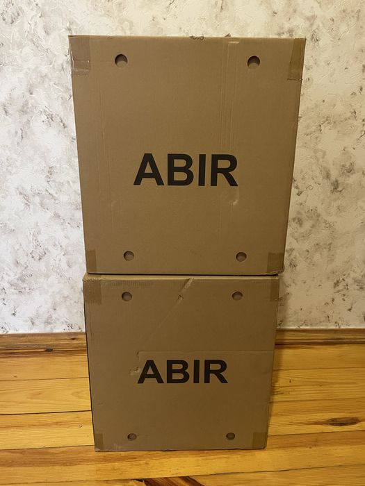 Робот пилосос ABIR K30 зі станцією самоочищення+два додаткові мішки.