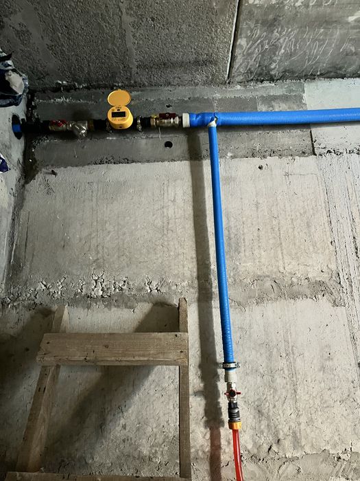 Оренда гаража Виставка 200 грн за кв. метр