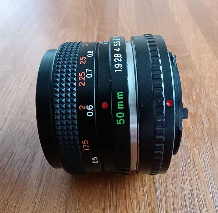 Об'єктиви Yashica та Canon