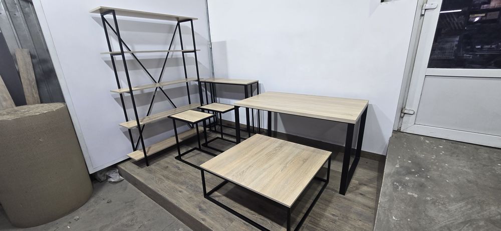 Витрина  торговая .меблі. Диван, крісло, стіл