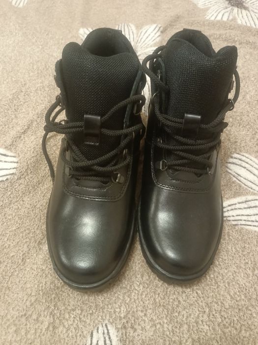 Продам чоловічі ботінки 43р