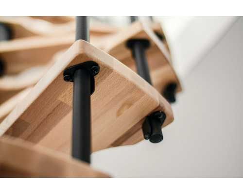 Schody spiralne Pertura Nox buk lite Ø 140 cm czarne 11 stopni