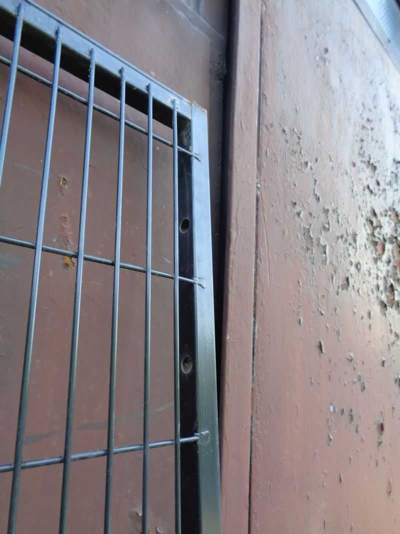 Drzwi osiatkowane krata do okna 80x200